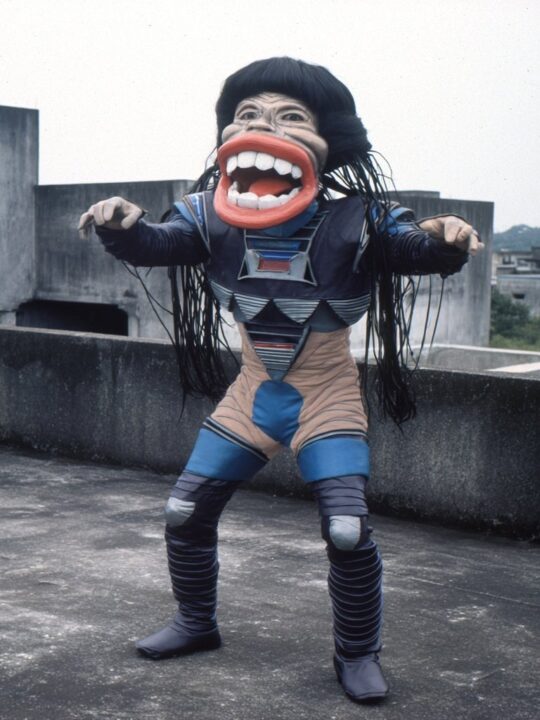 笑ってはいけない唇怪人