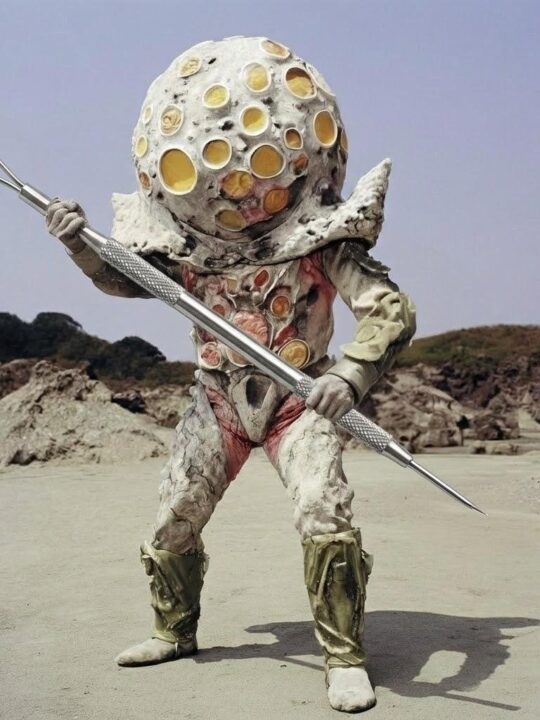 クレーター怪人